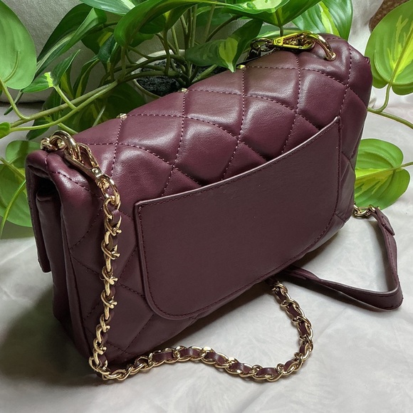 Elegant Burgundy Quilted Chain Bag - Picture 4 of 7